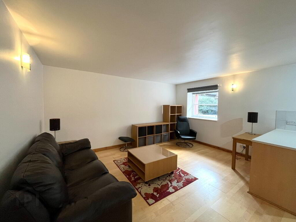 108 St Stephen Street 2 of 8