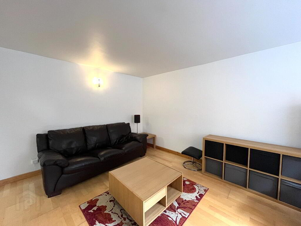 108 St Stephen Street 3 of 8