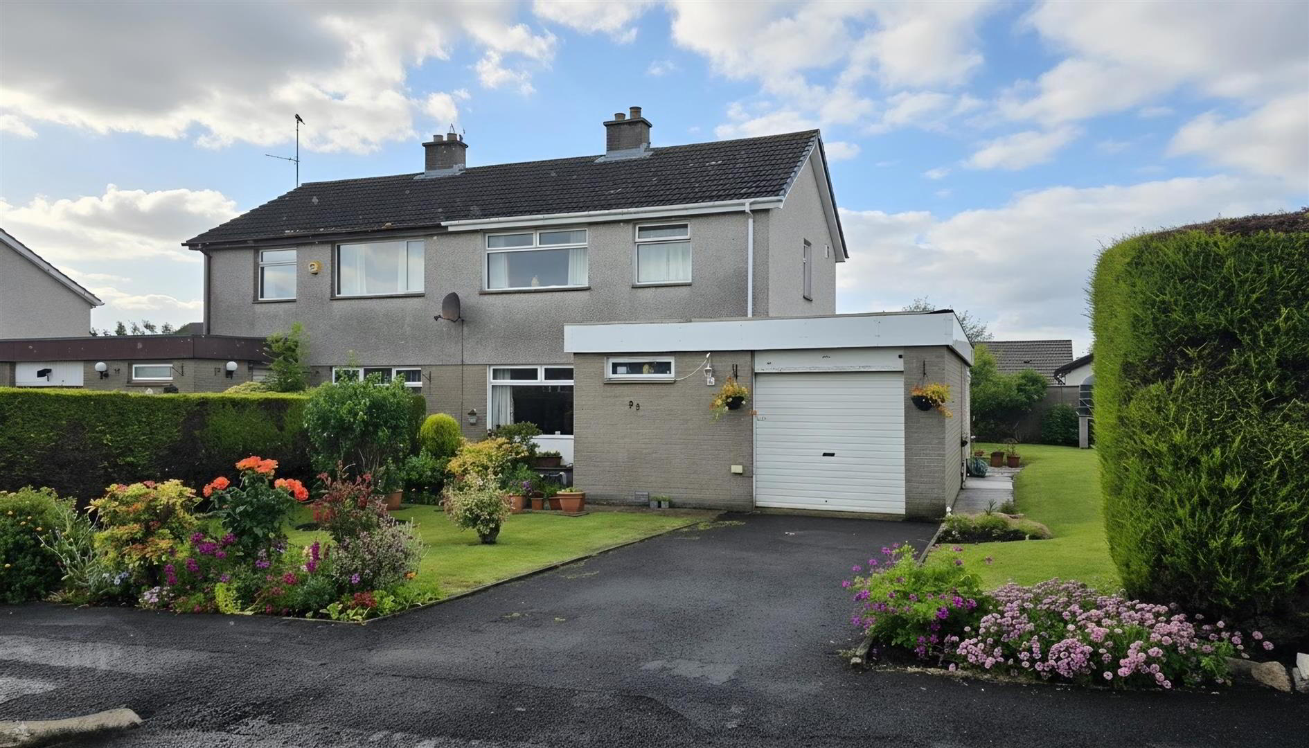 93 Brantwood Gardens 1 of 36