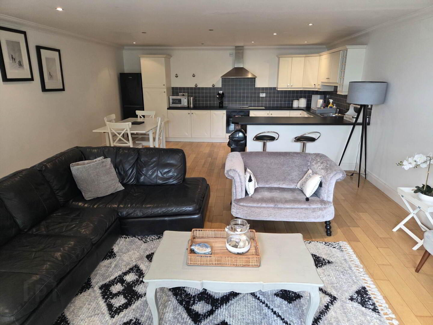 1e Strandview Road 2 of 24