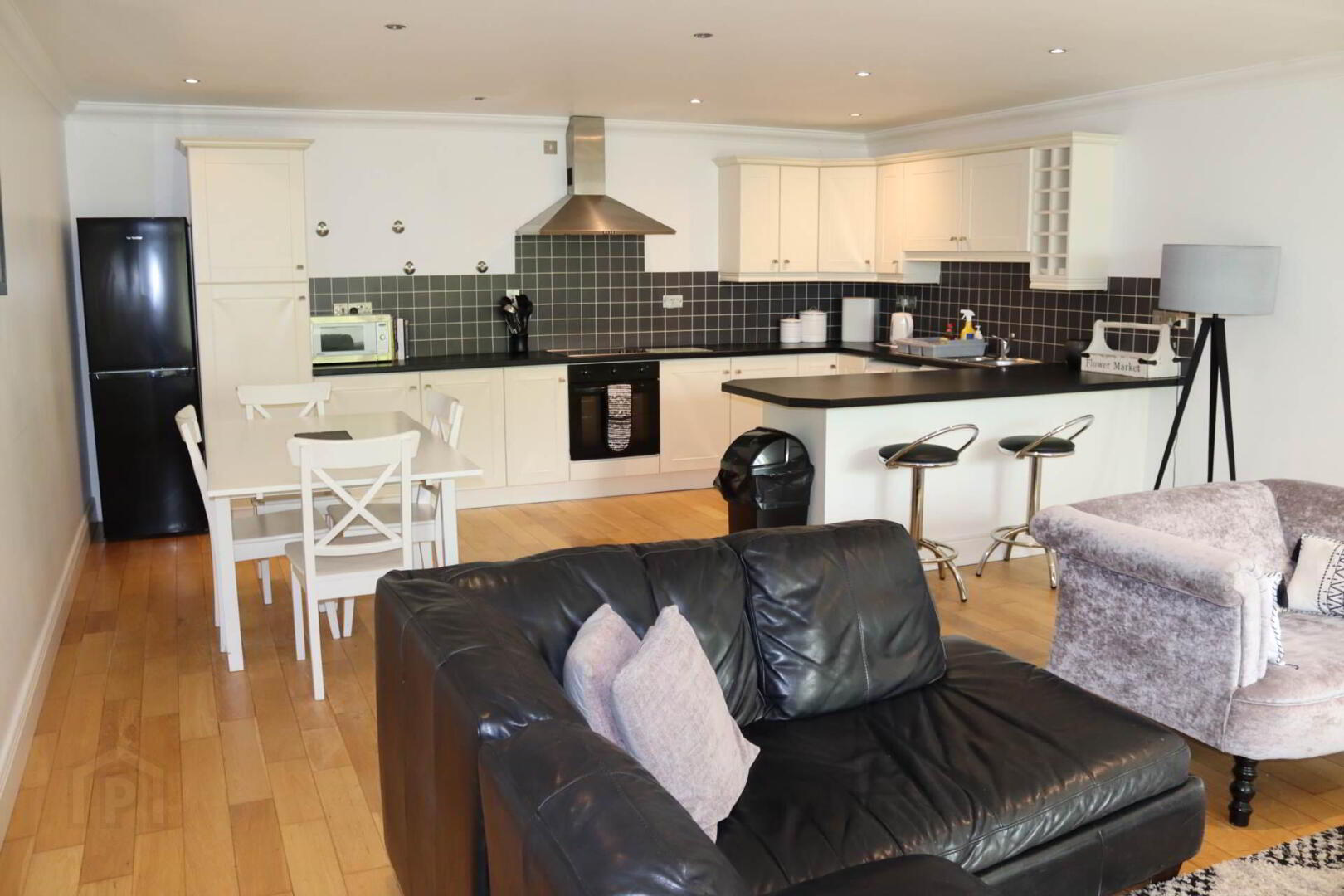 1e Strandview Road 3 of 24