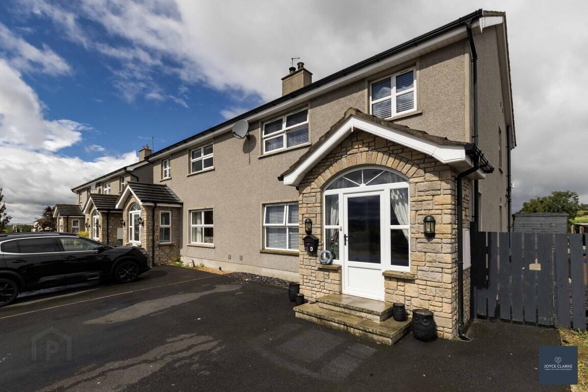 8d Moneyslane Road 3 of 43