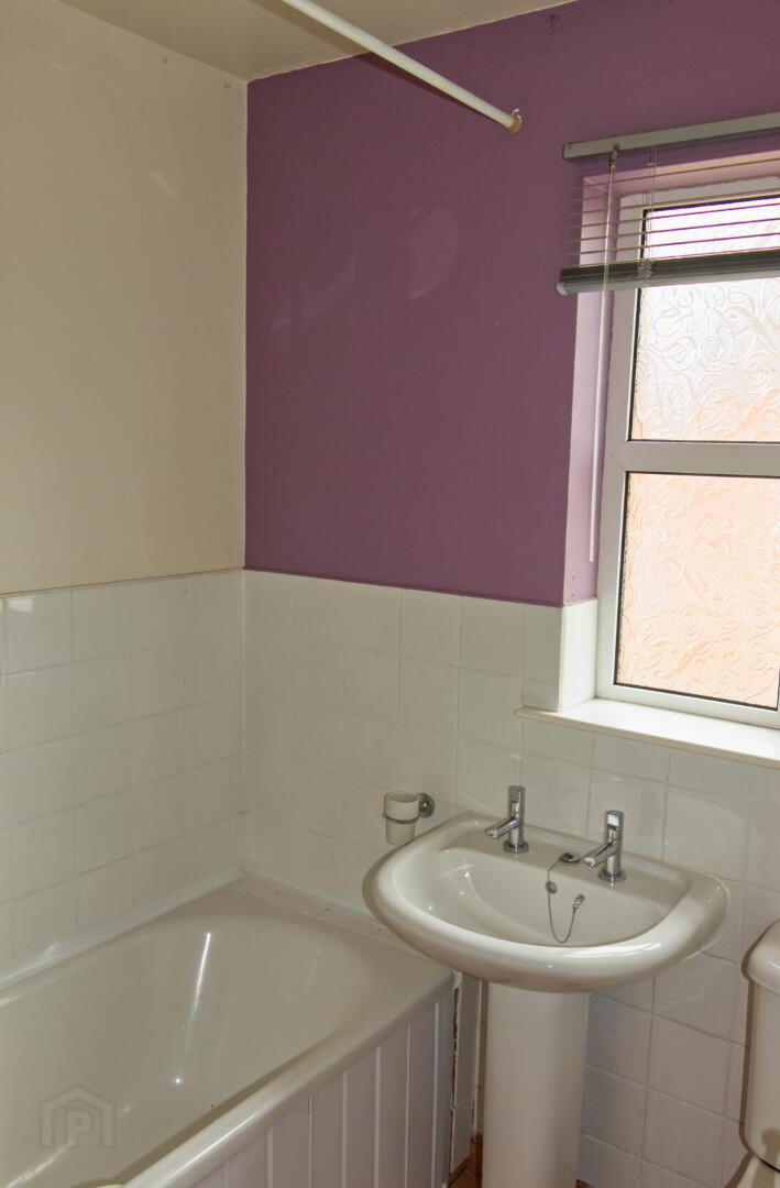 34 Whitethorn Avenue 5 of 6
