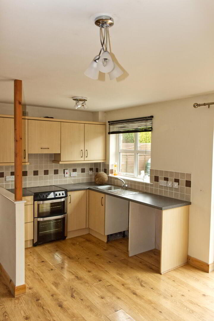 34 Whitethorn Avenue 3 of 6
