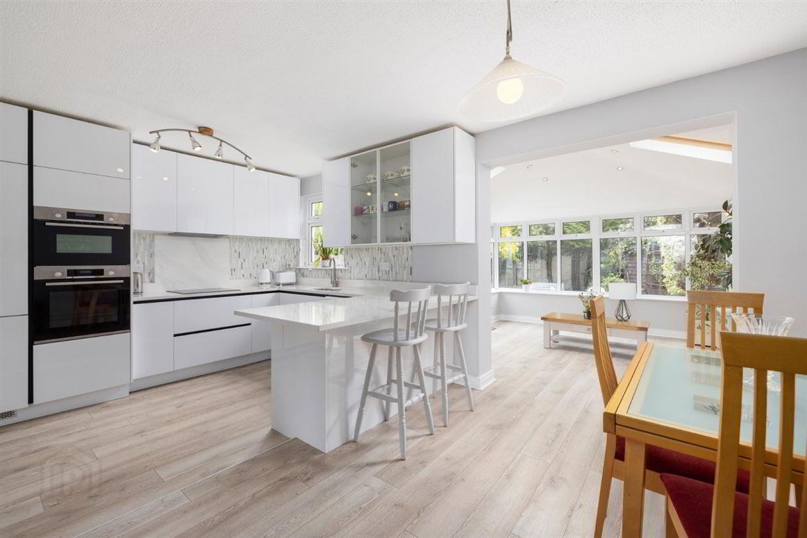 33 Scholarstown Park 3 of 12