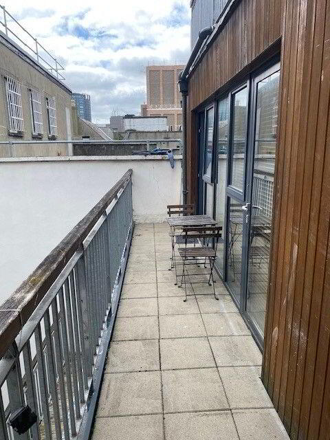 Apartment 5 1a Cathedral Street 8 of 9