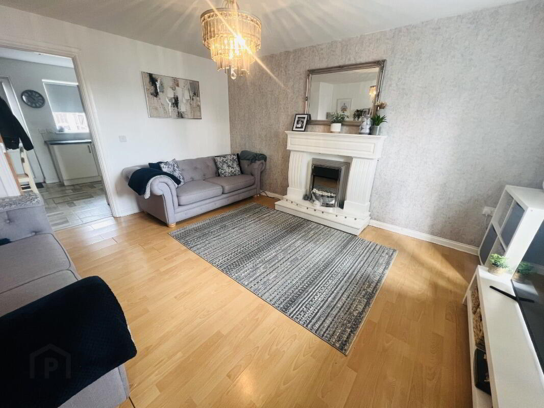 22 Clonard Gardens 3 of 10
