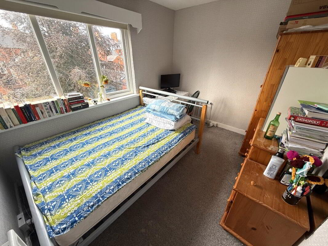 Apt 3, 73 Eglantine Avenue 6 of 7