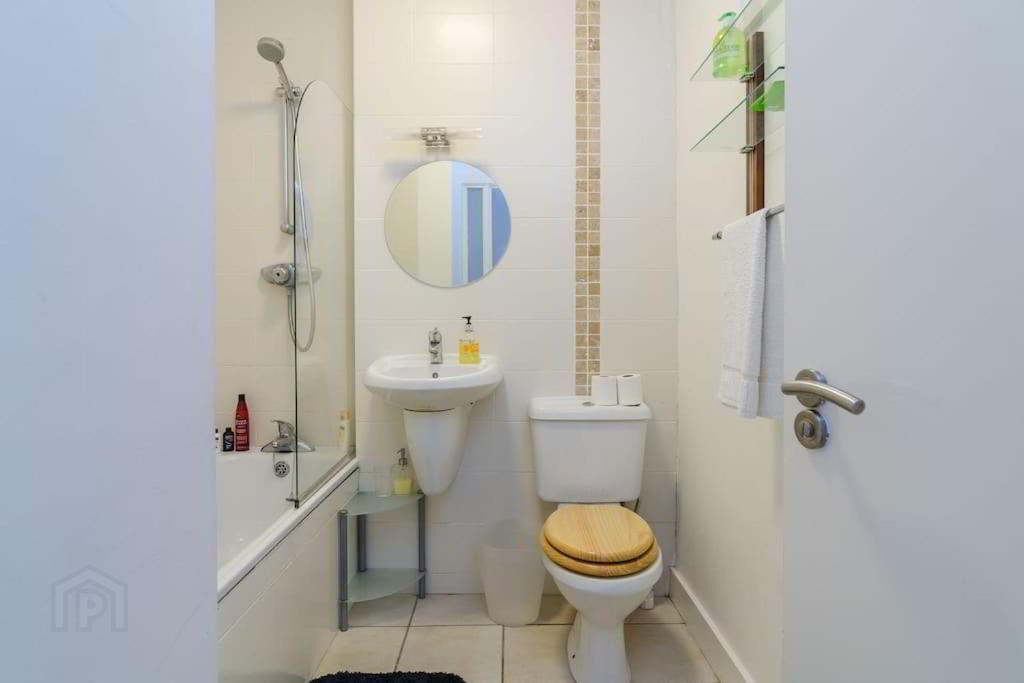 Apartment 7 40 Brookhill Avenue 8 of 8