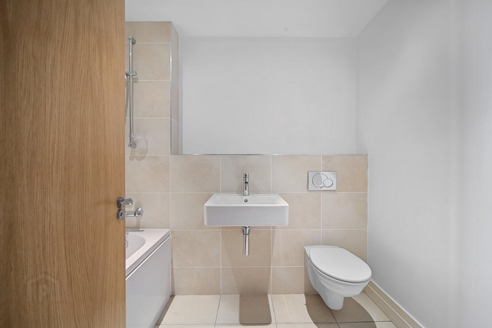 128 James Clow Building, 15 Princes Dock Street 13 of 14