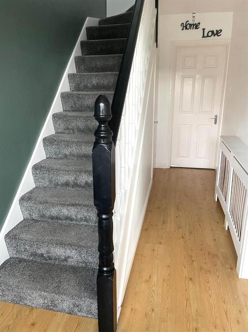 8 Ardfern Close 2 of 15