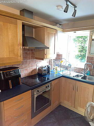 7c Stranmillis Court 2 of 5