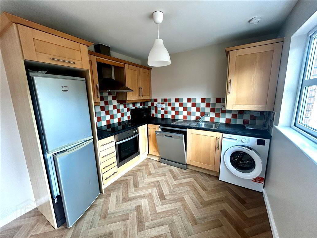 137 Clonmore 3 of 16