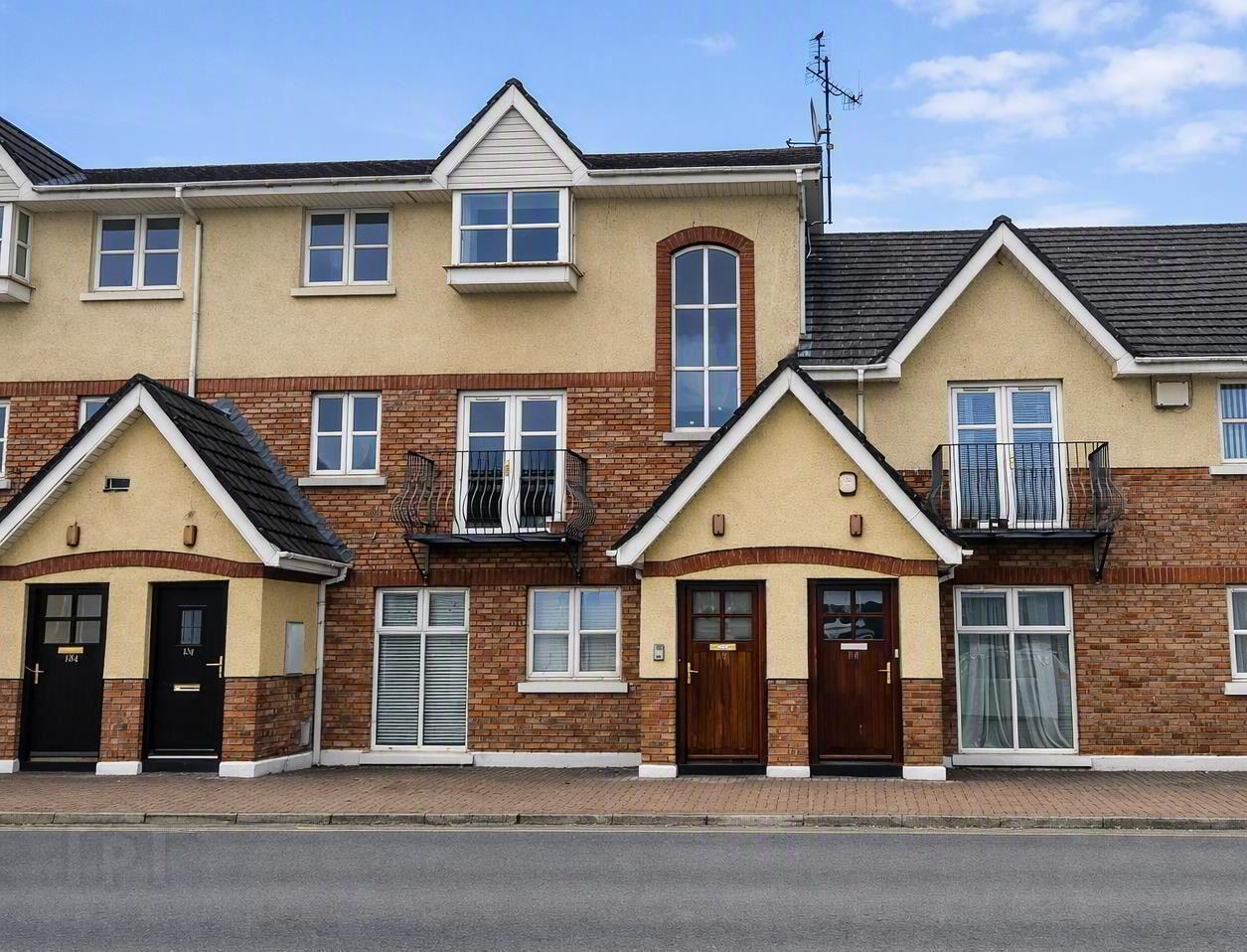 137 Clonmore 1 of 16