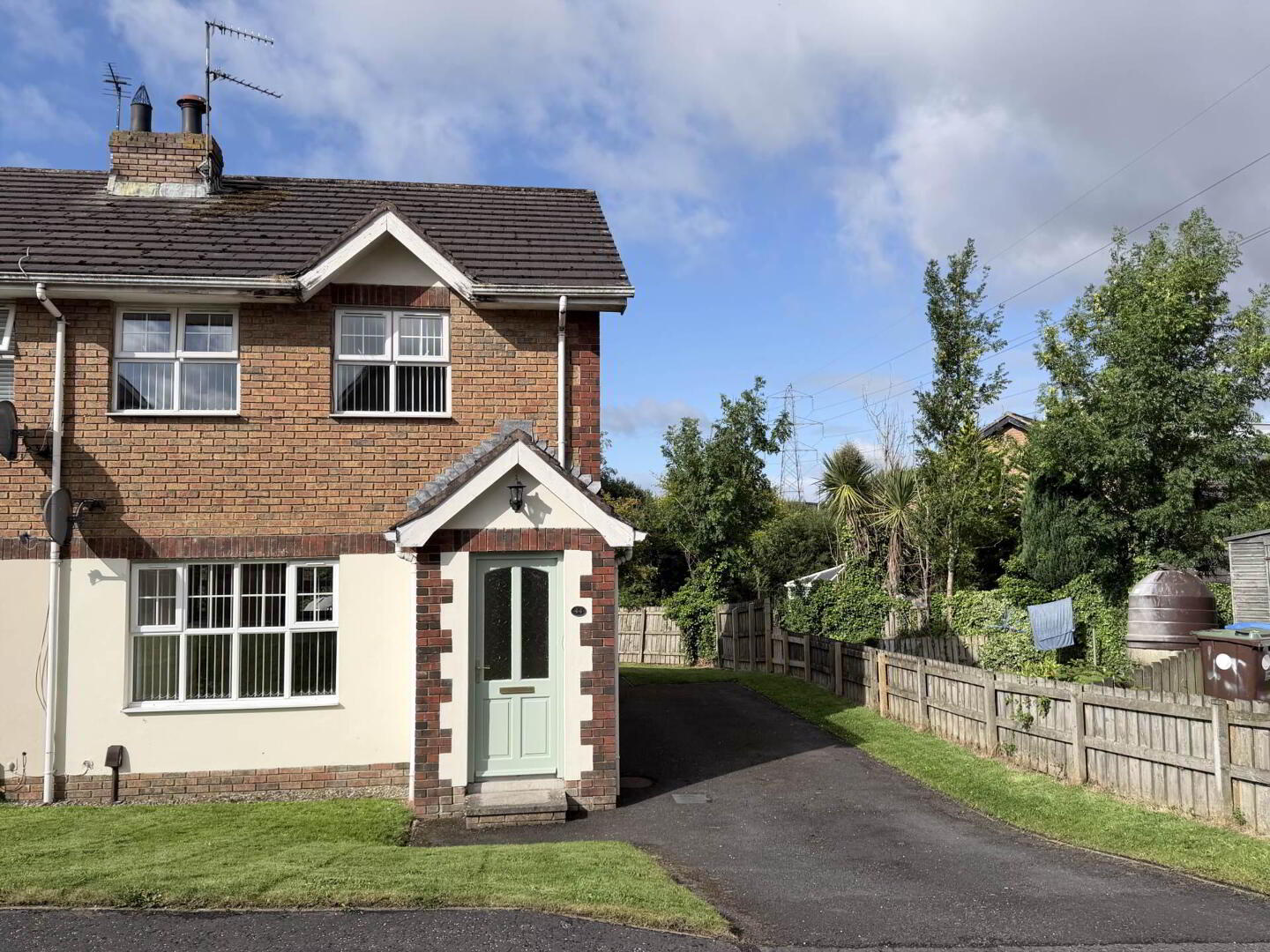 44 Manorwood 1 of 7
