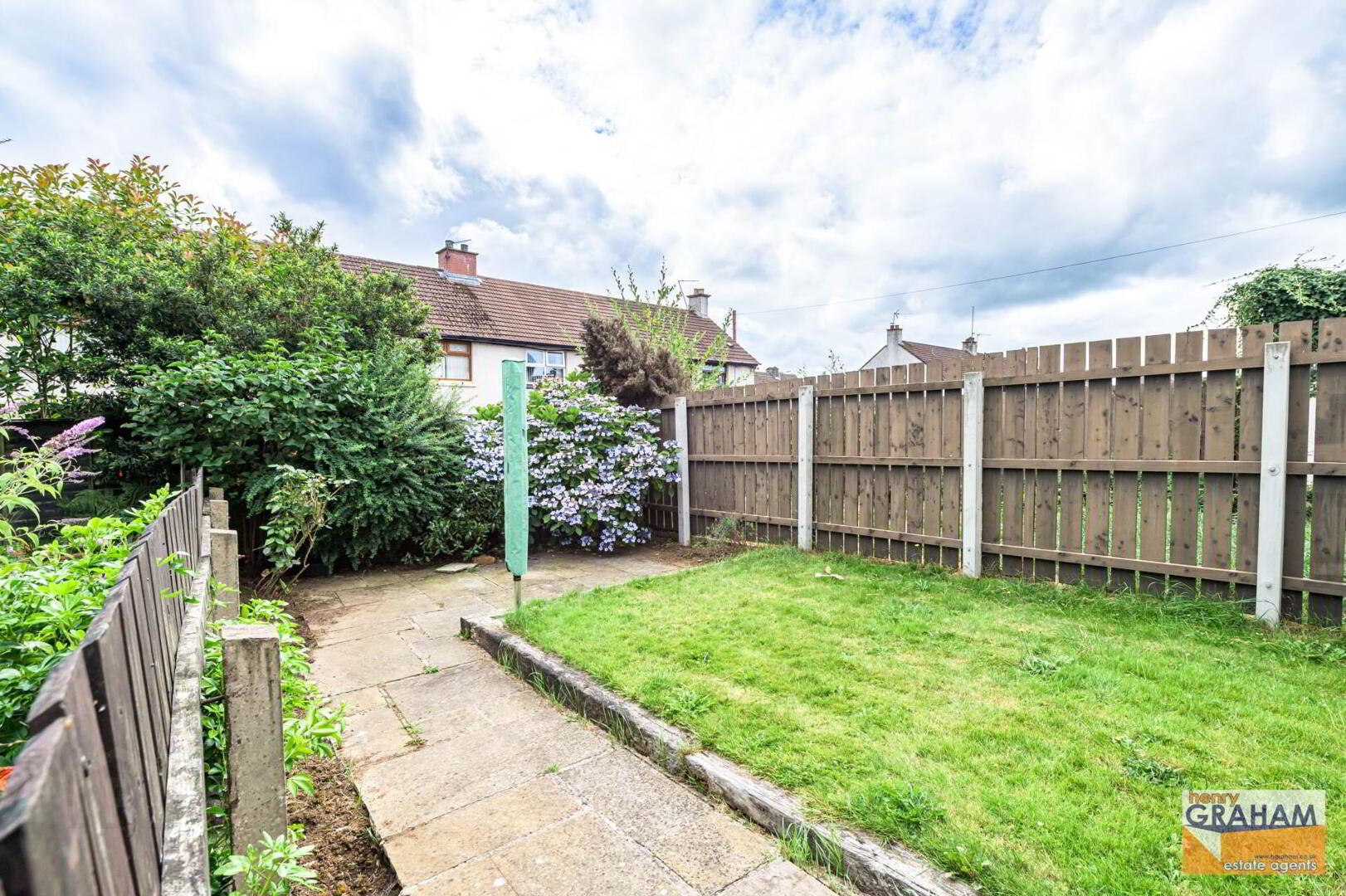 4 Hillview Park 16 of 17