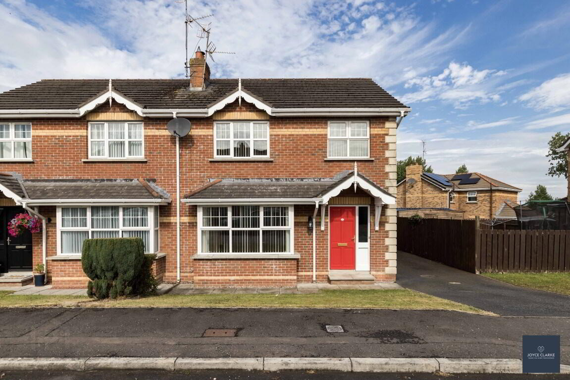 51 Wentworth Green 2 of 36