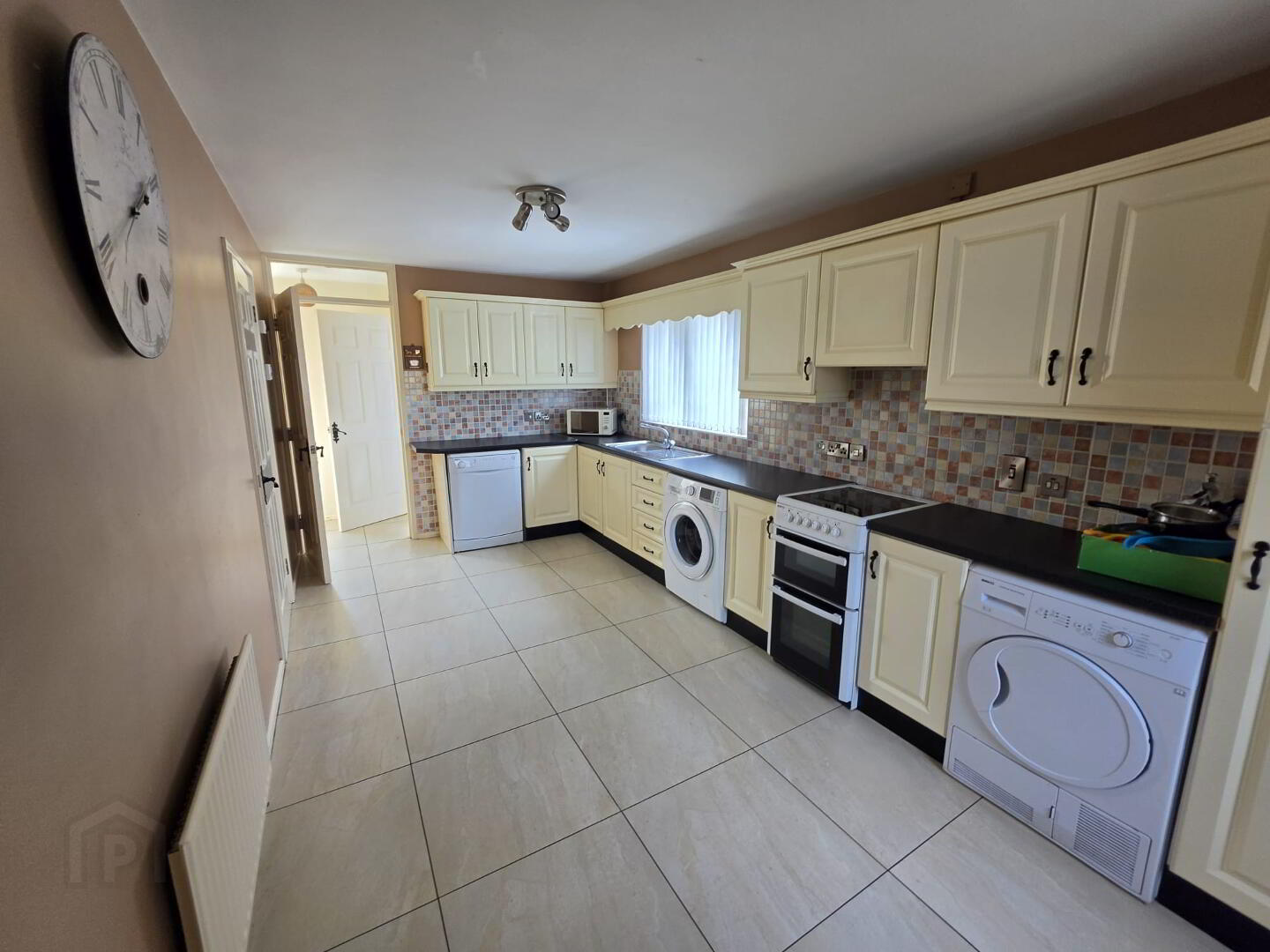 20 Lisbane Park 2 of 6