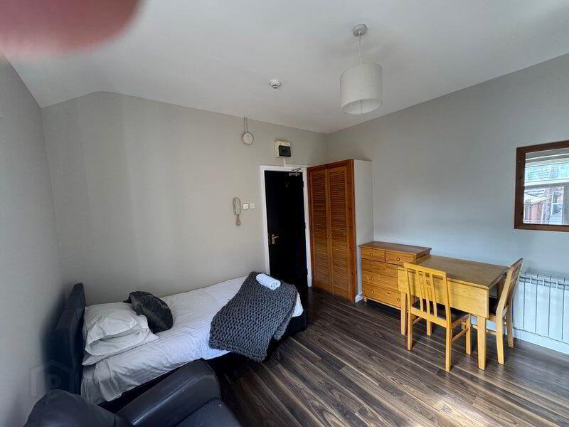 2 Wellesley Avenue 9 of 10