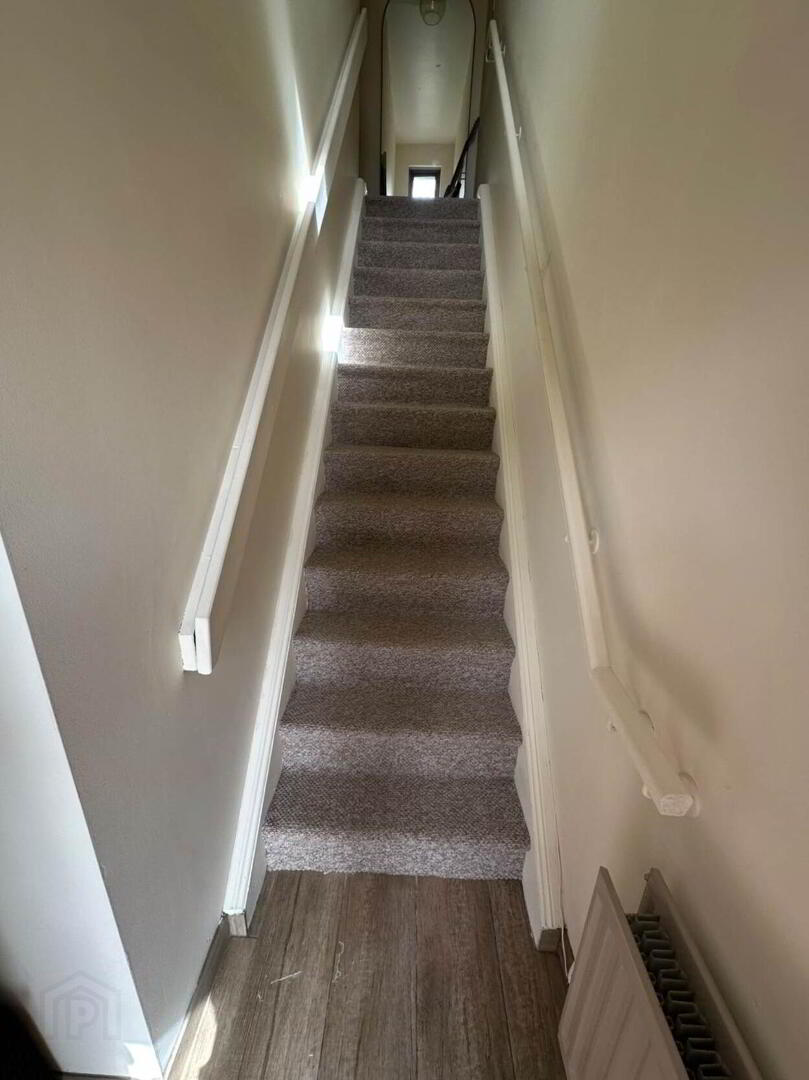 15 Meadowhill Grange 3 of 25
