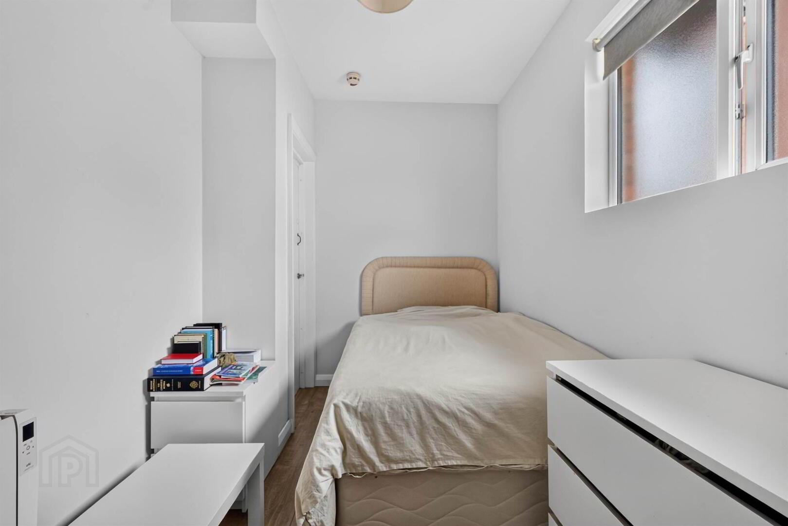Apt 3, 52 Myrtlefield Park 11 of 12
