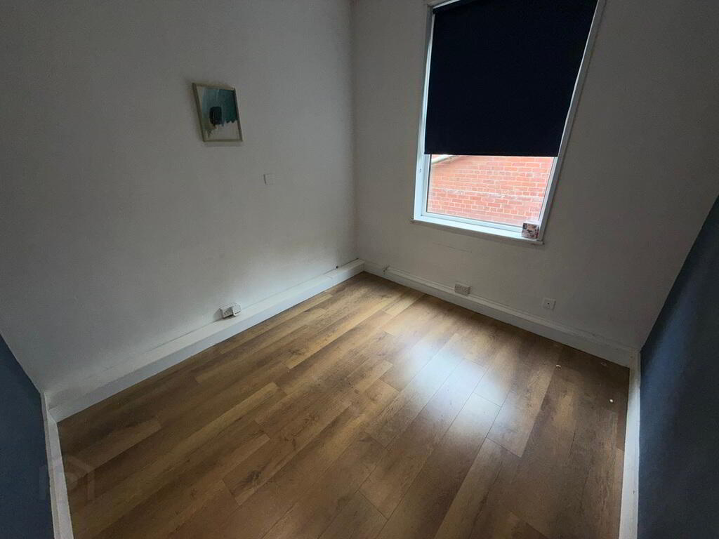 Suite E, 137 Upper Lisburn Road Upper Lisburn Road 4 of 5