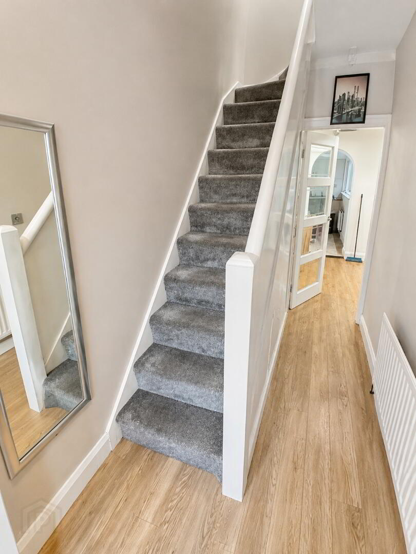 37 Rockview Street 2 of 10