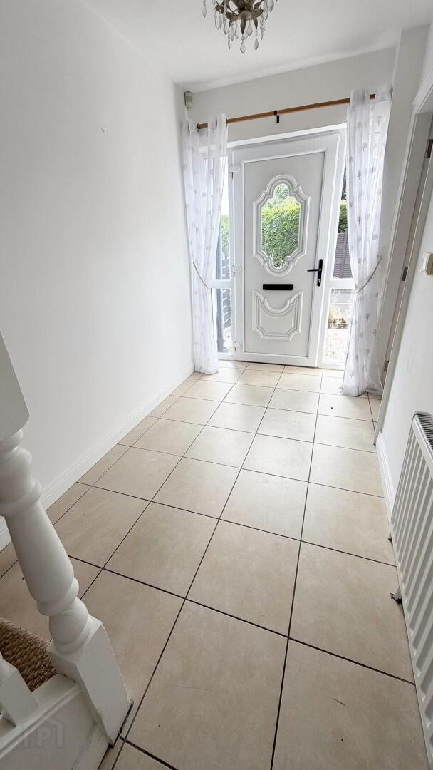 1a Glenbeg Court 2 of 13