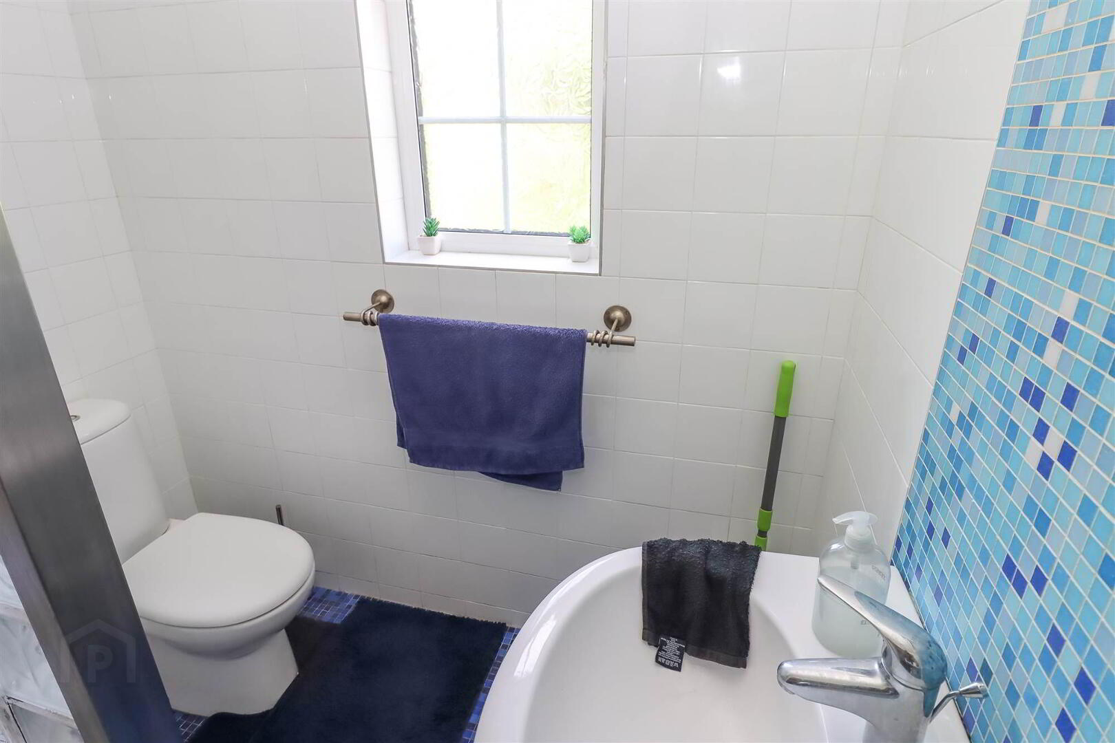 26b Dundonald Heights 10 of 10