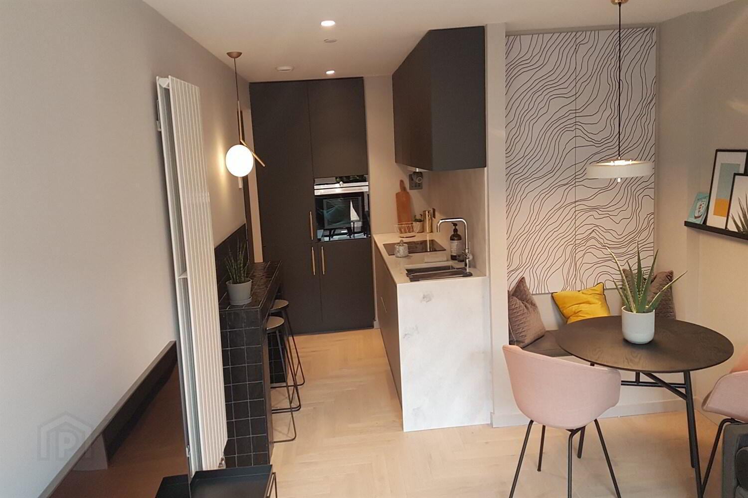 Apt 33 FX, 14-18 Montgomery Street 3 of 8