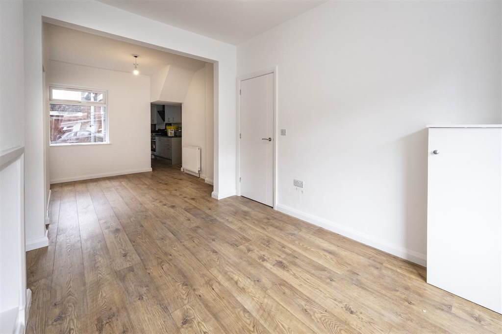 51 Rosebery Road 3 of 6