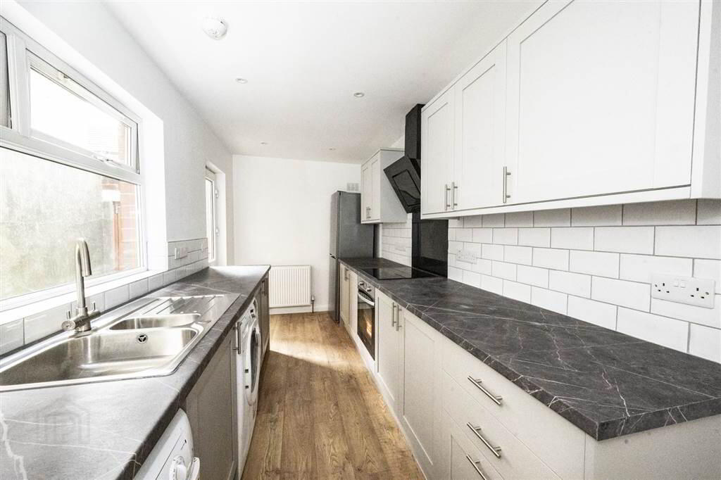 51 Rosebery Road 2 of 6