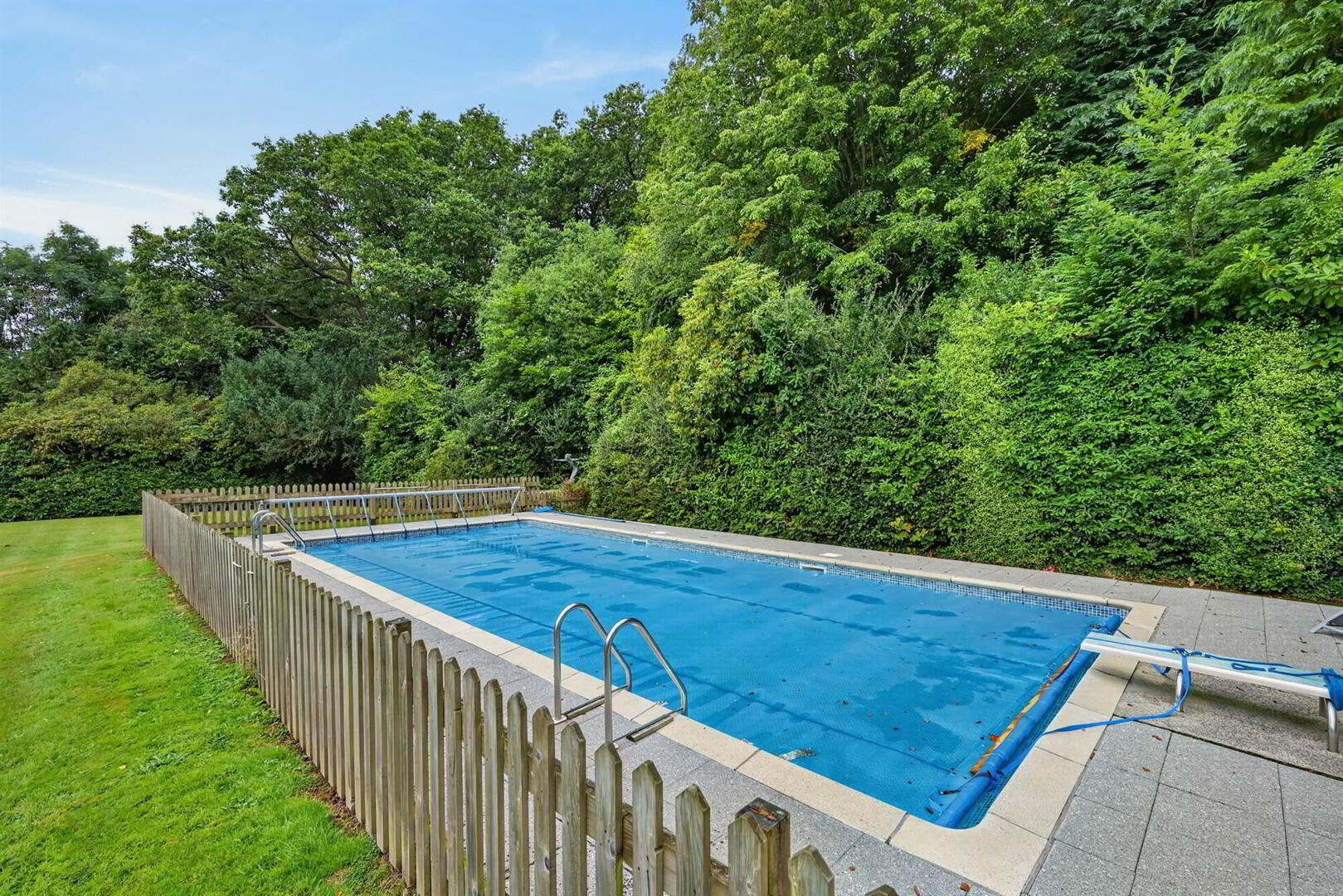 Flat 1 Lismachan House, 378 Belmont Road 27 of 28
