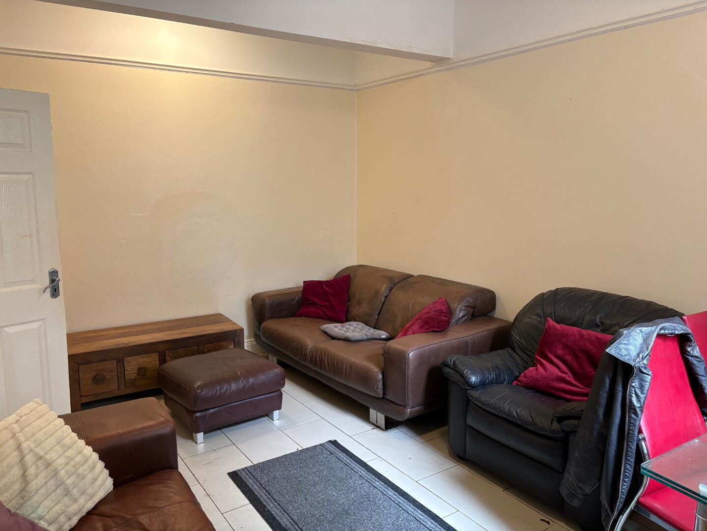 61 Agincourt Avenue 10 MONTH LEASE AVAILABLE 1 of 10