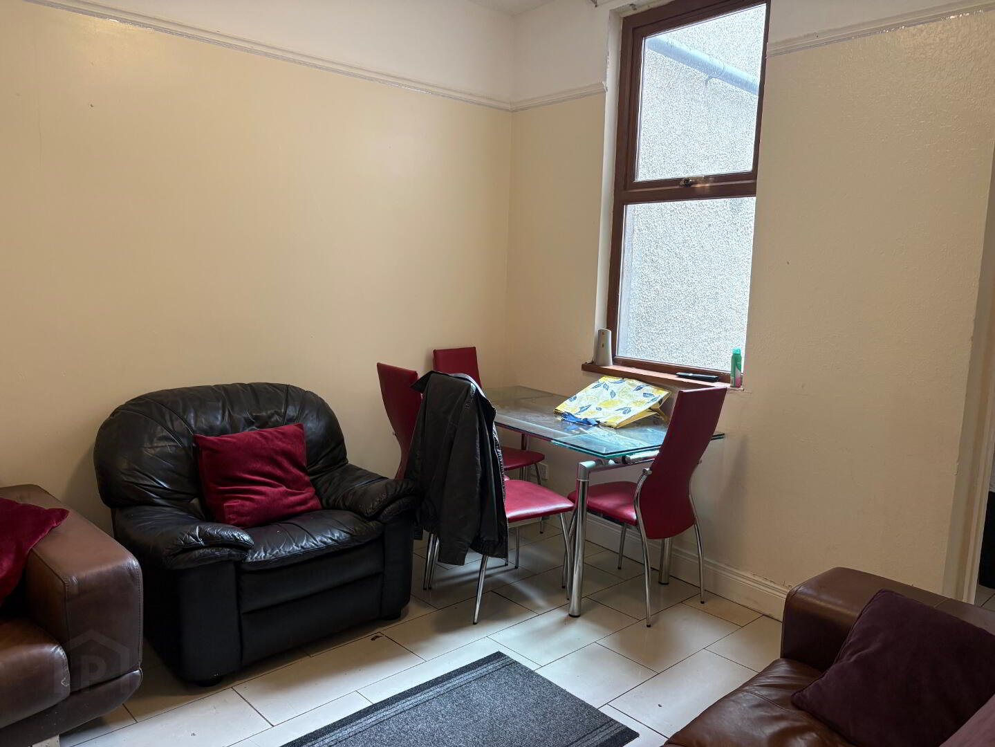 61 Agincourt Avenue 10 MONTH LEASE AVAILABLE 2 of 10