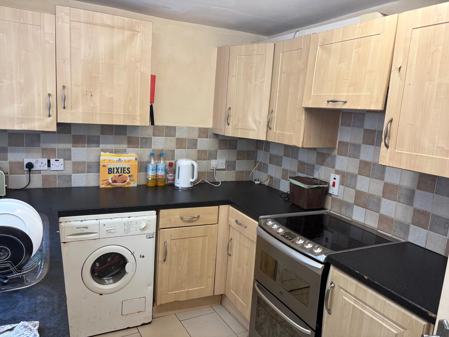 61 Agincourt Avenue 10 MONTH LEASE AVAILABLE 3 of 10