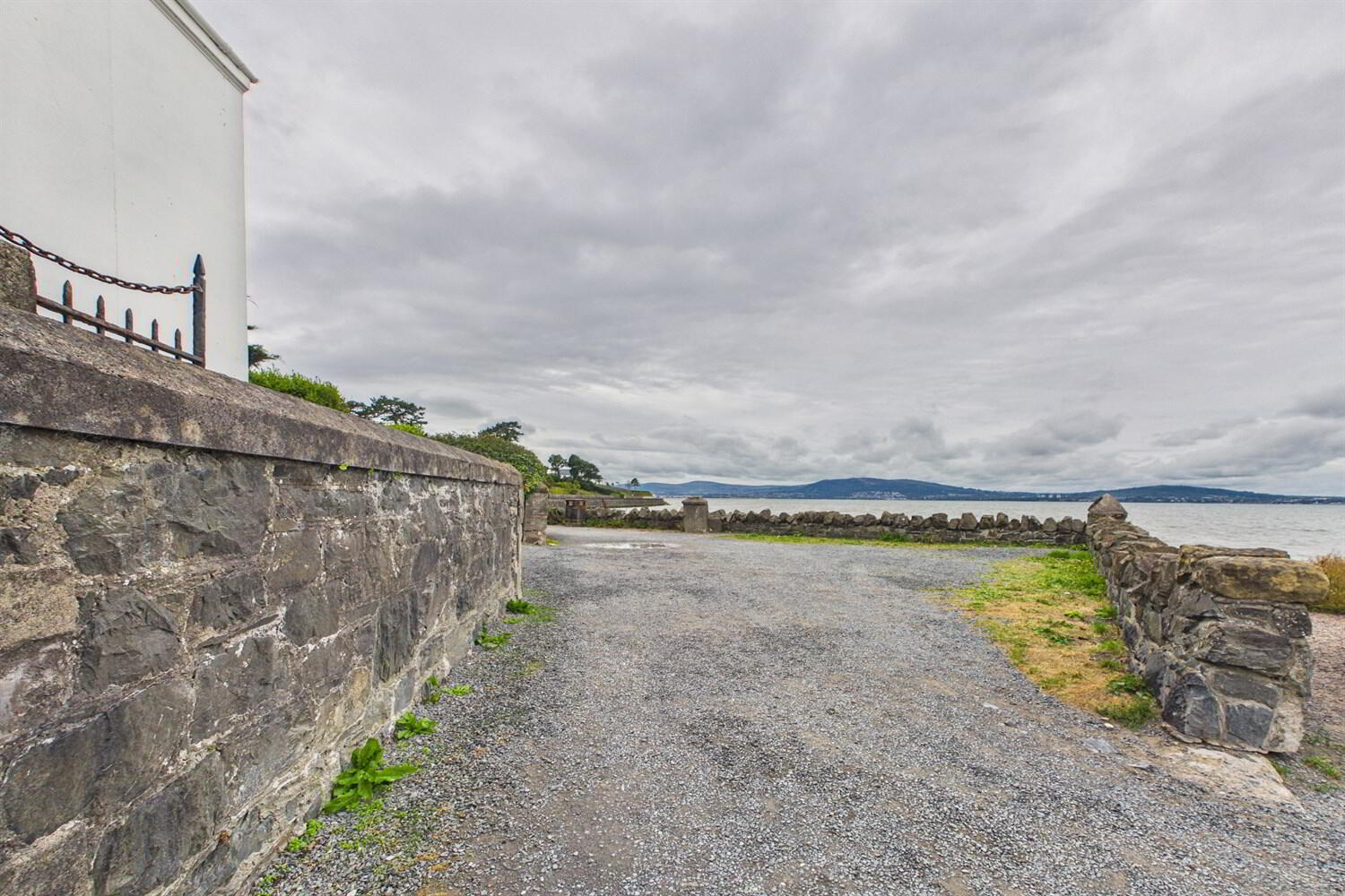 Apt 2 Pier House, 1 Seafront Road 13 of 13