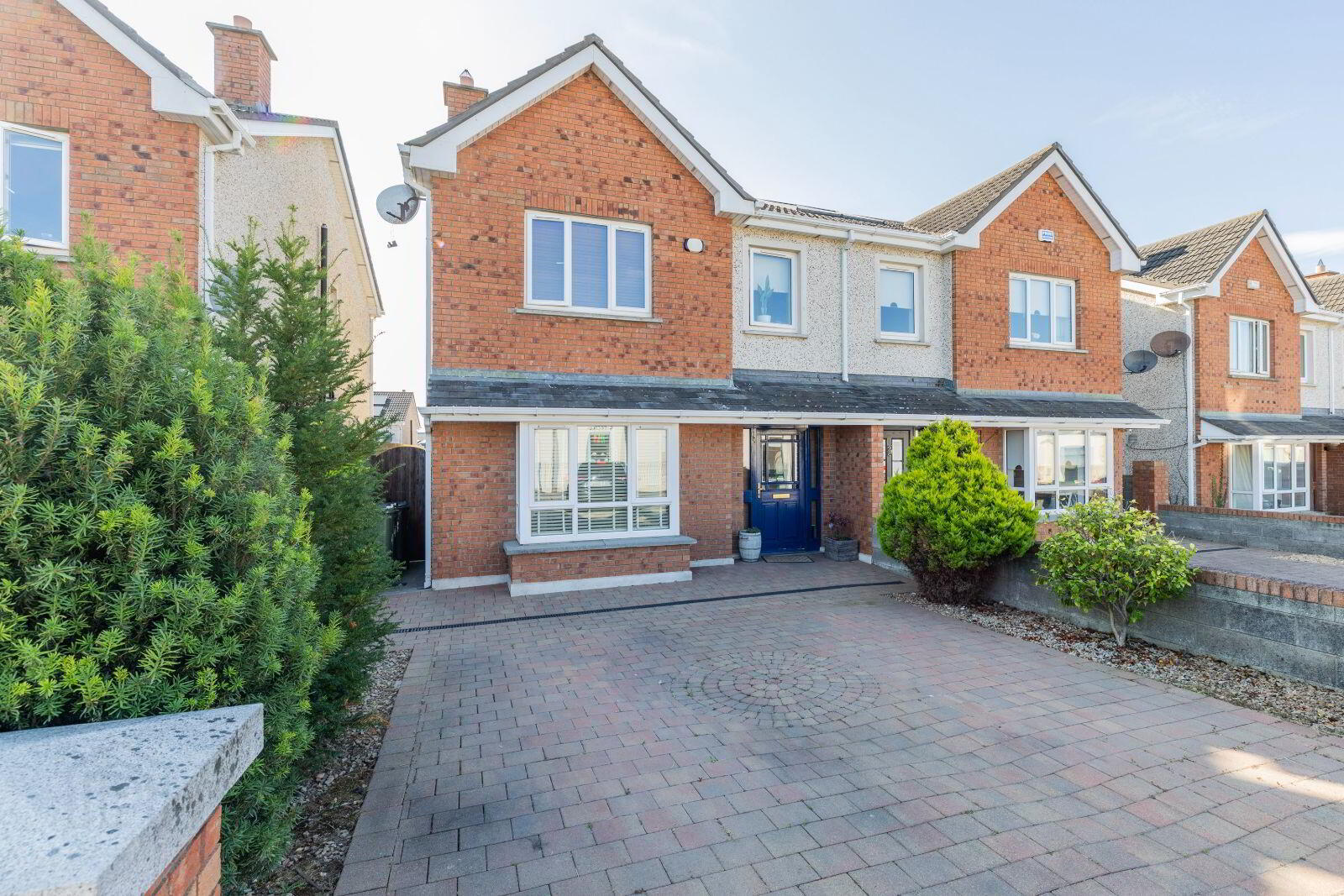 4 Castleland Park Avenue 1 of 28