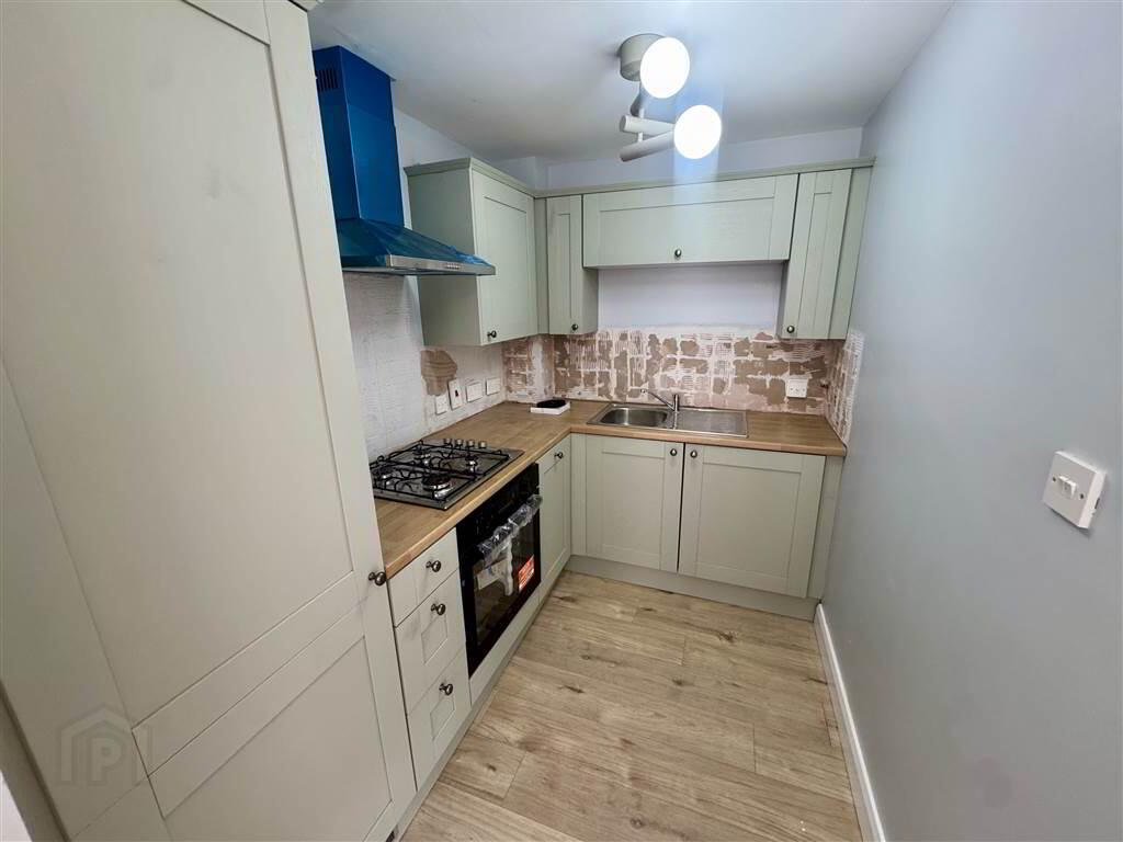 Apt 3 Firmount Building, 73 Old Bakers Court 8 of 9