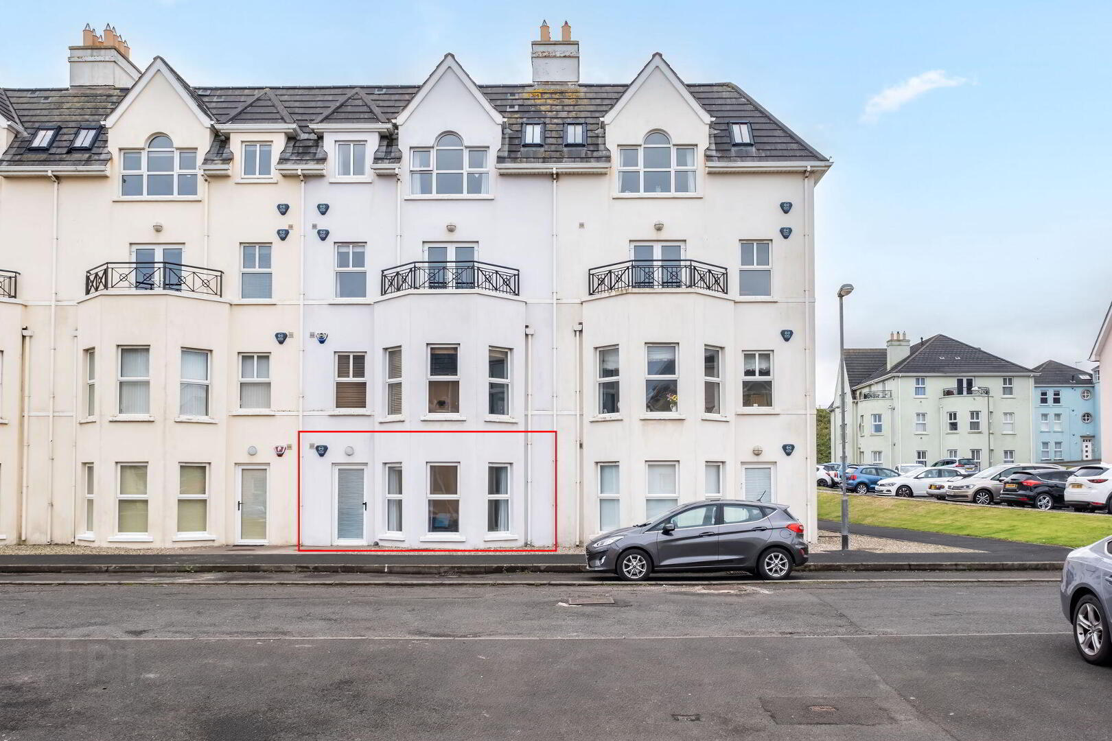 16 West Strand Avenue 2 of 28