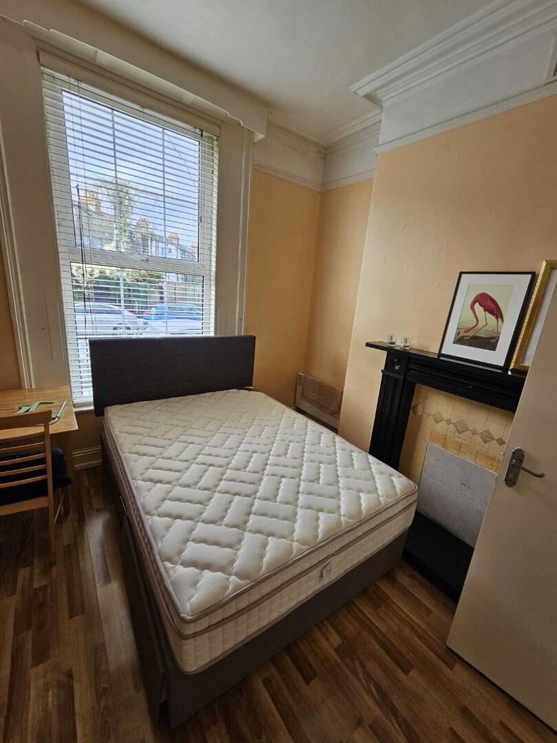 Sherrard Street Lower 1 of 3