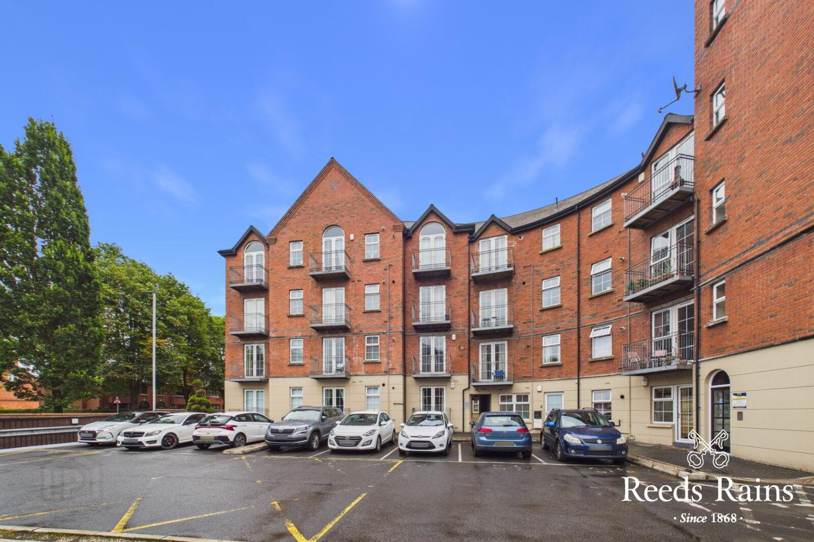 Apartment 61 6 Bell Towers South, Belfast 2 of 17