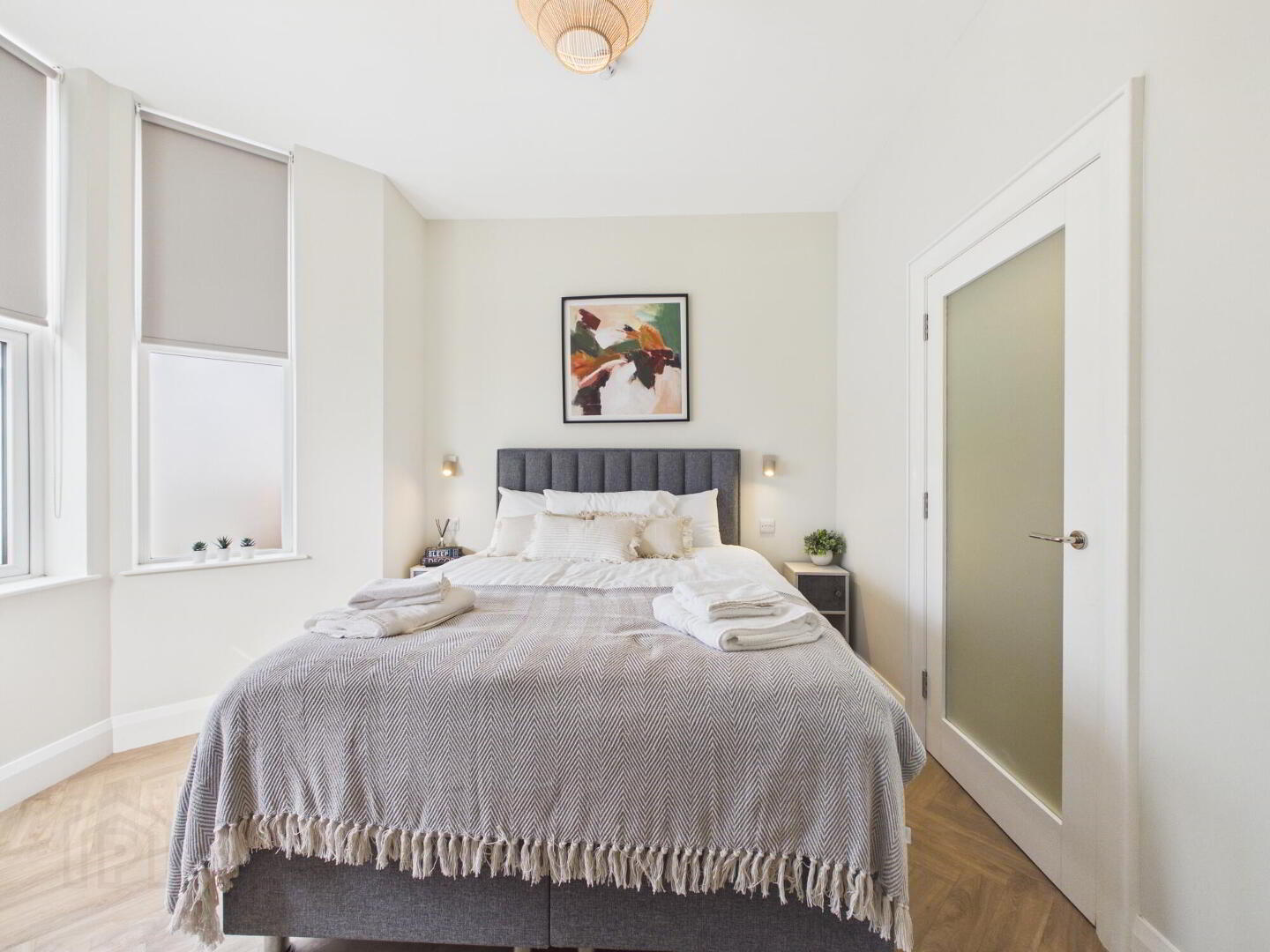 Room 1 The Ashley Collection, Ashley Avenue 2 of 15