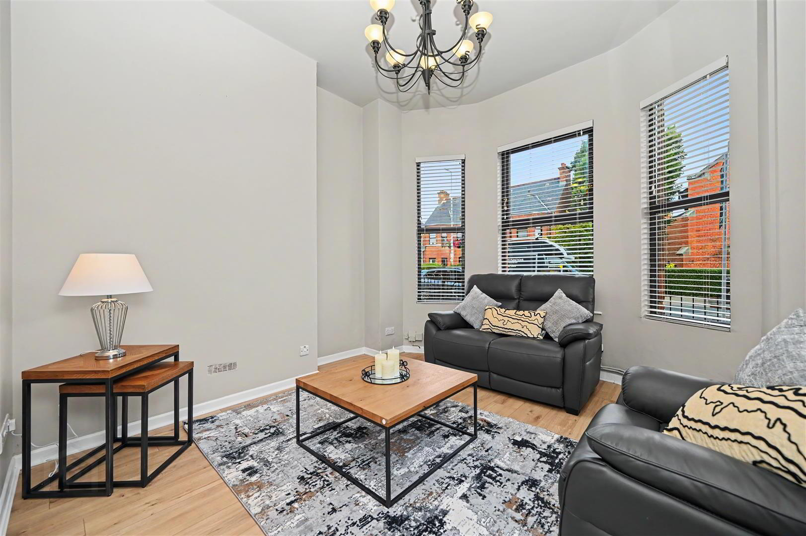 Apt 1, 21 University Avenue 2 of 11