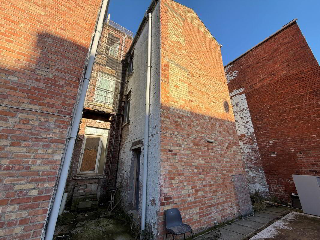 135 University Street 19 of 20