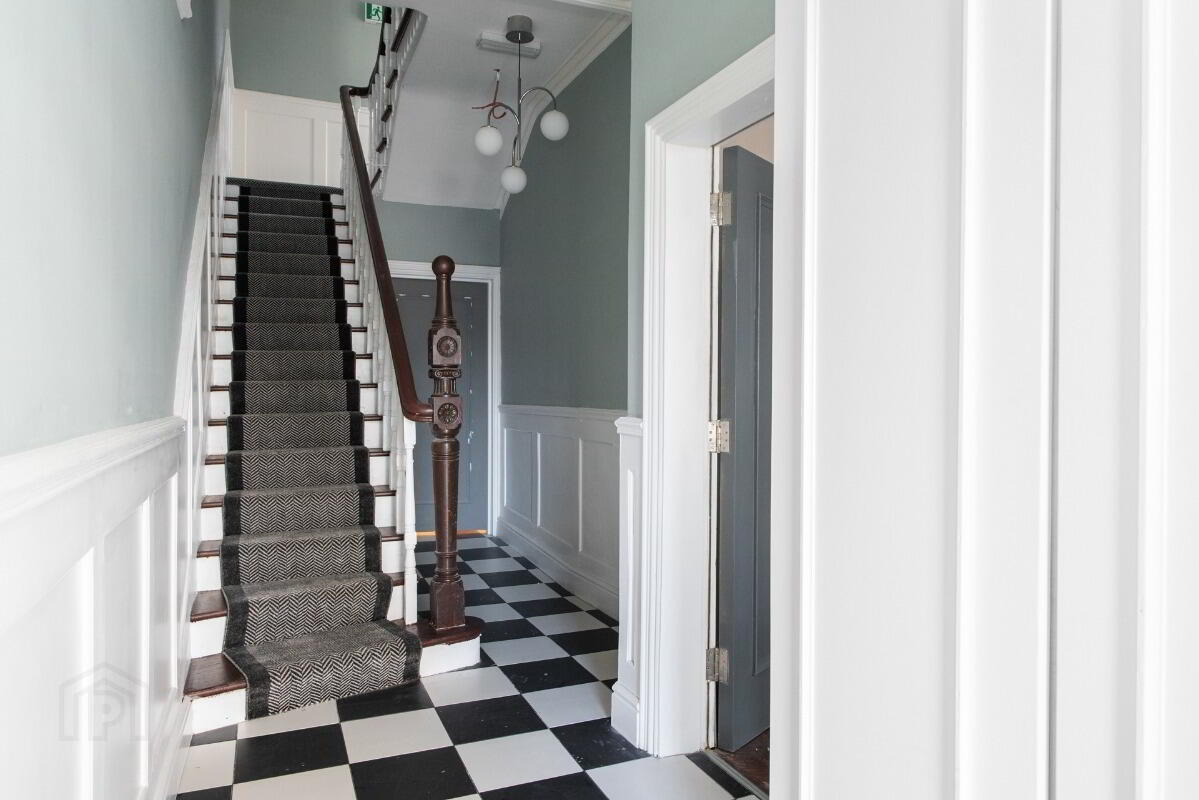 Apt 5, 17 Camden Street 2 of 10