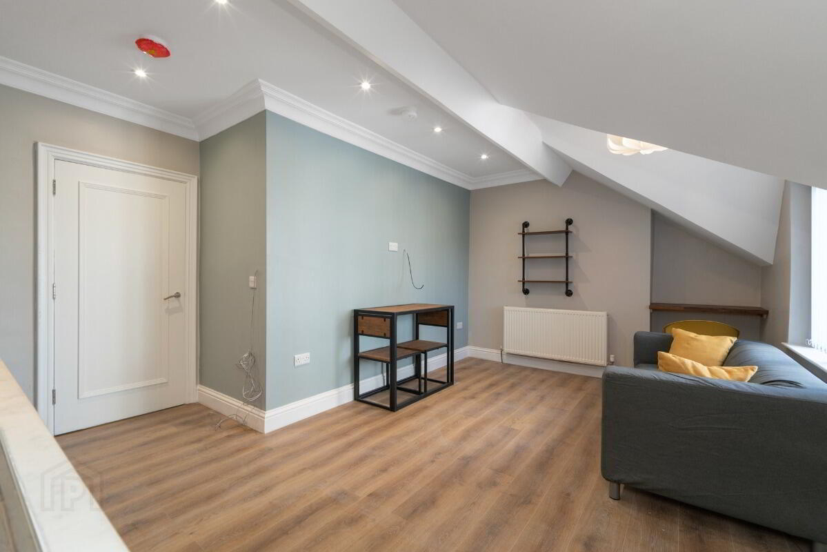 Apt 5, 17 Camden Street 3 of 10