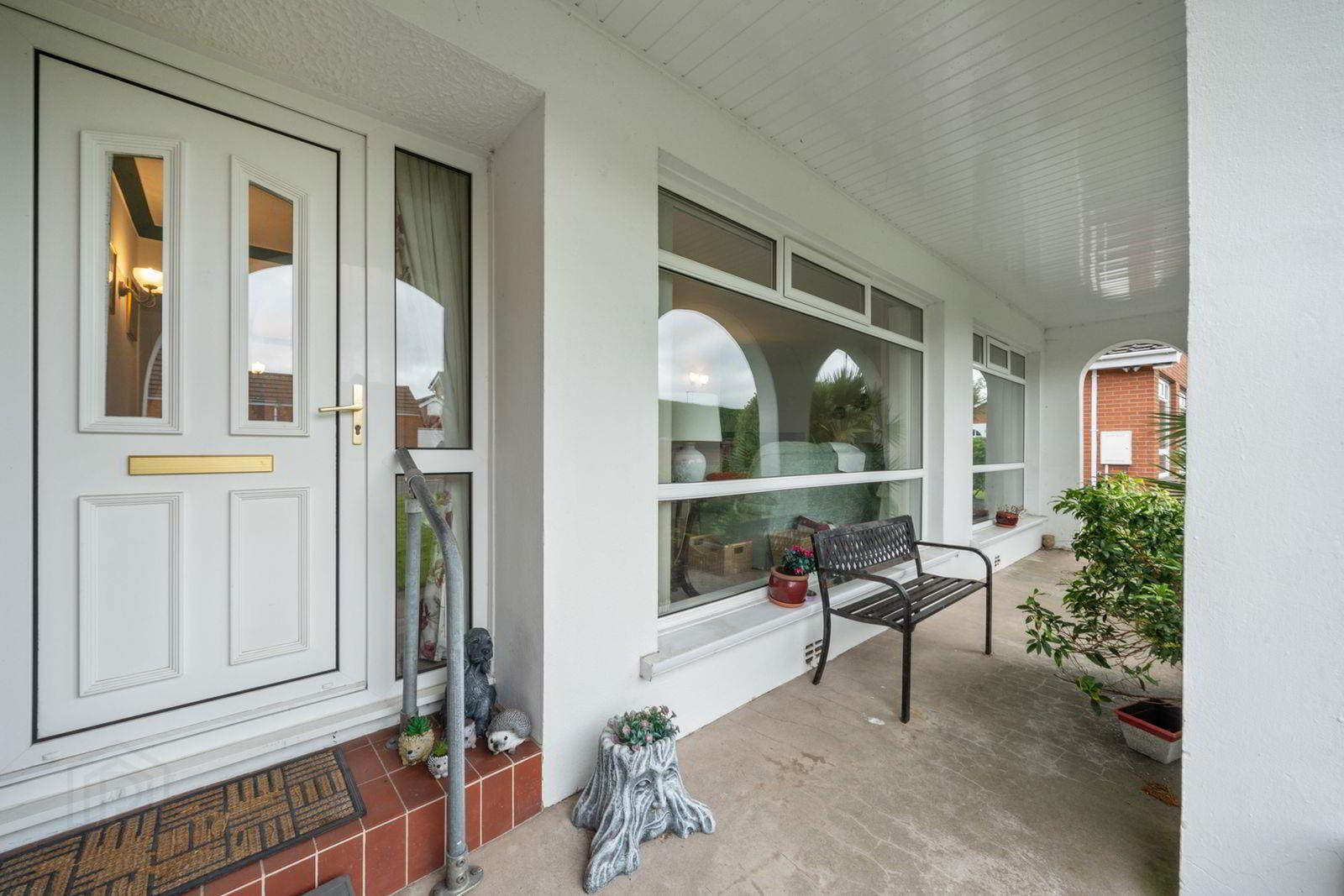 14 Pinehill Green 2 of 38