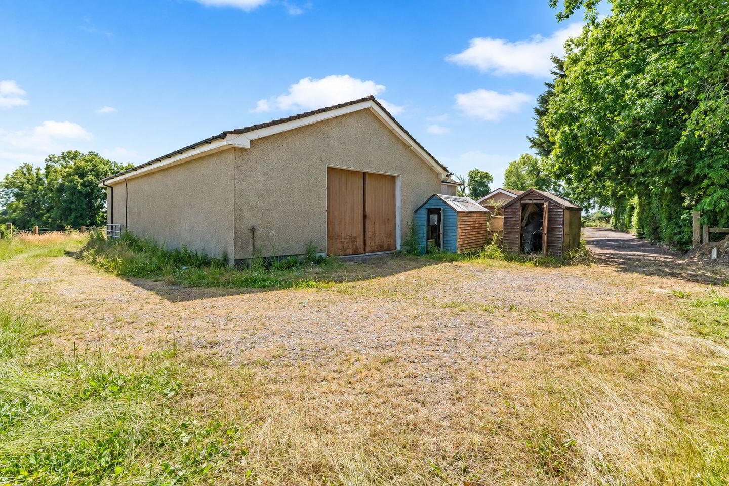 House On 4.6 Acres & Outbuilding 48 of 49