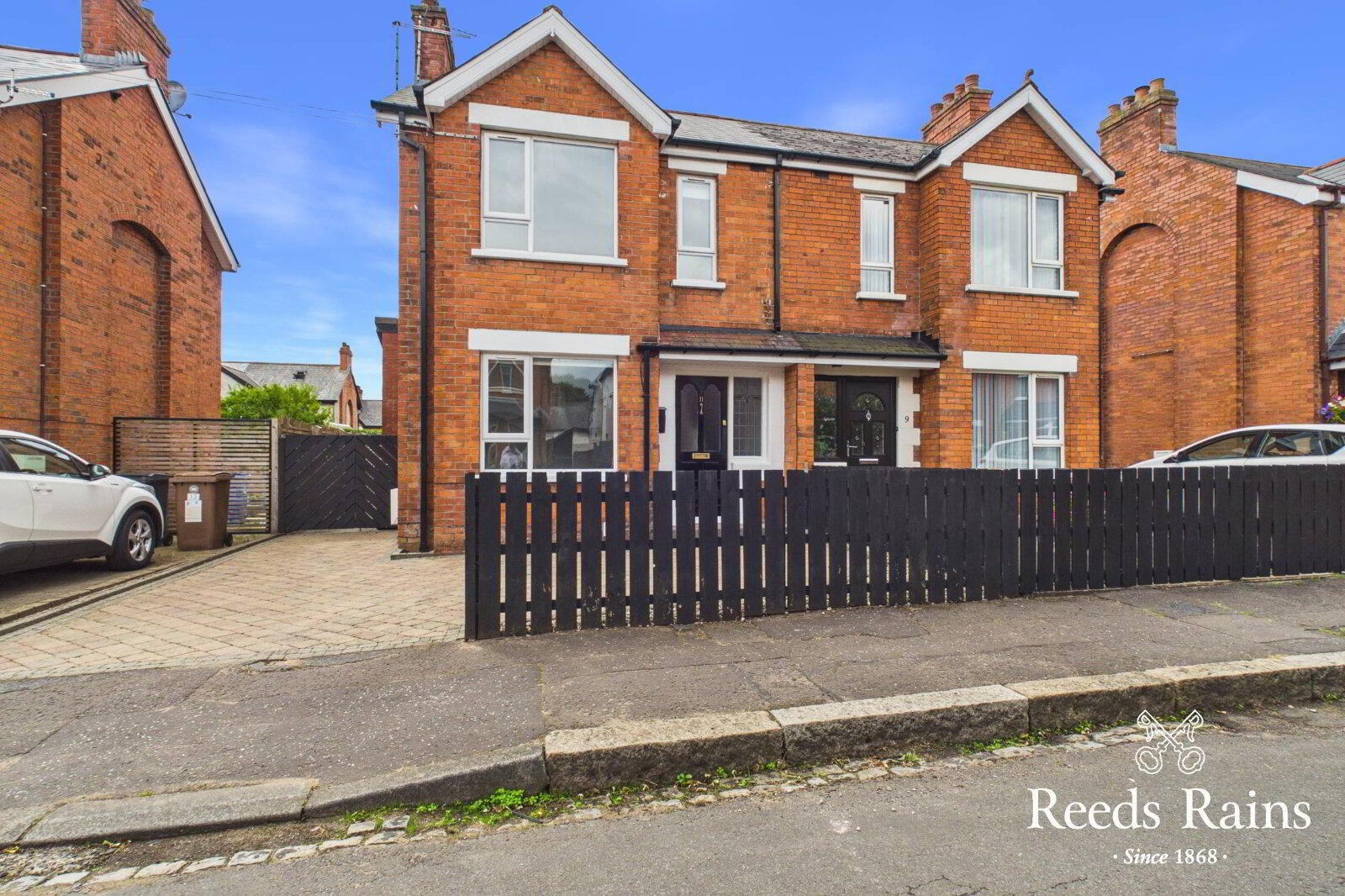 11 Holland Crescent 2 of 24